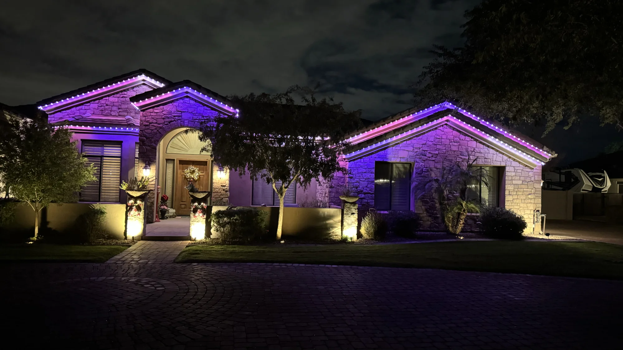 Plum Lights Arizona professional permanent LED lighting installation